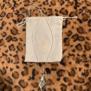 Kendra Scott black abalone stone adjustable necklace 🖤